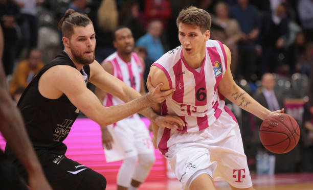 英乙球队悲 英乙球队悲