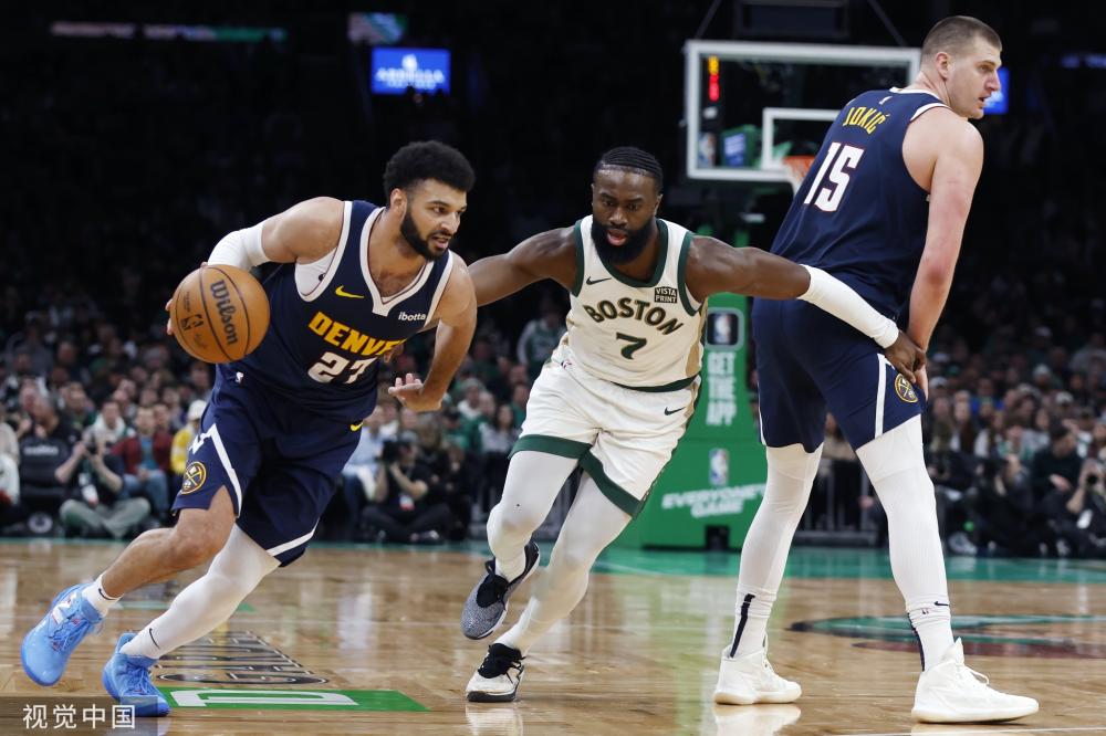 场篮板抢夺 场篮板抢夺