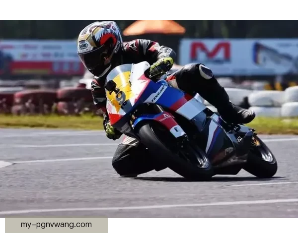 极速挑战！燃情赛道，尽显车手风采