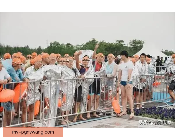 激情澎湃,风浪呼啸:世界级冲浪比赛再掀巅峰对决 激情澎湃,风浪呼啸:世界级冲浪比赛再掀巅峰对决